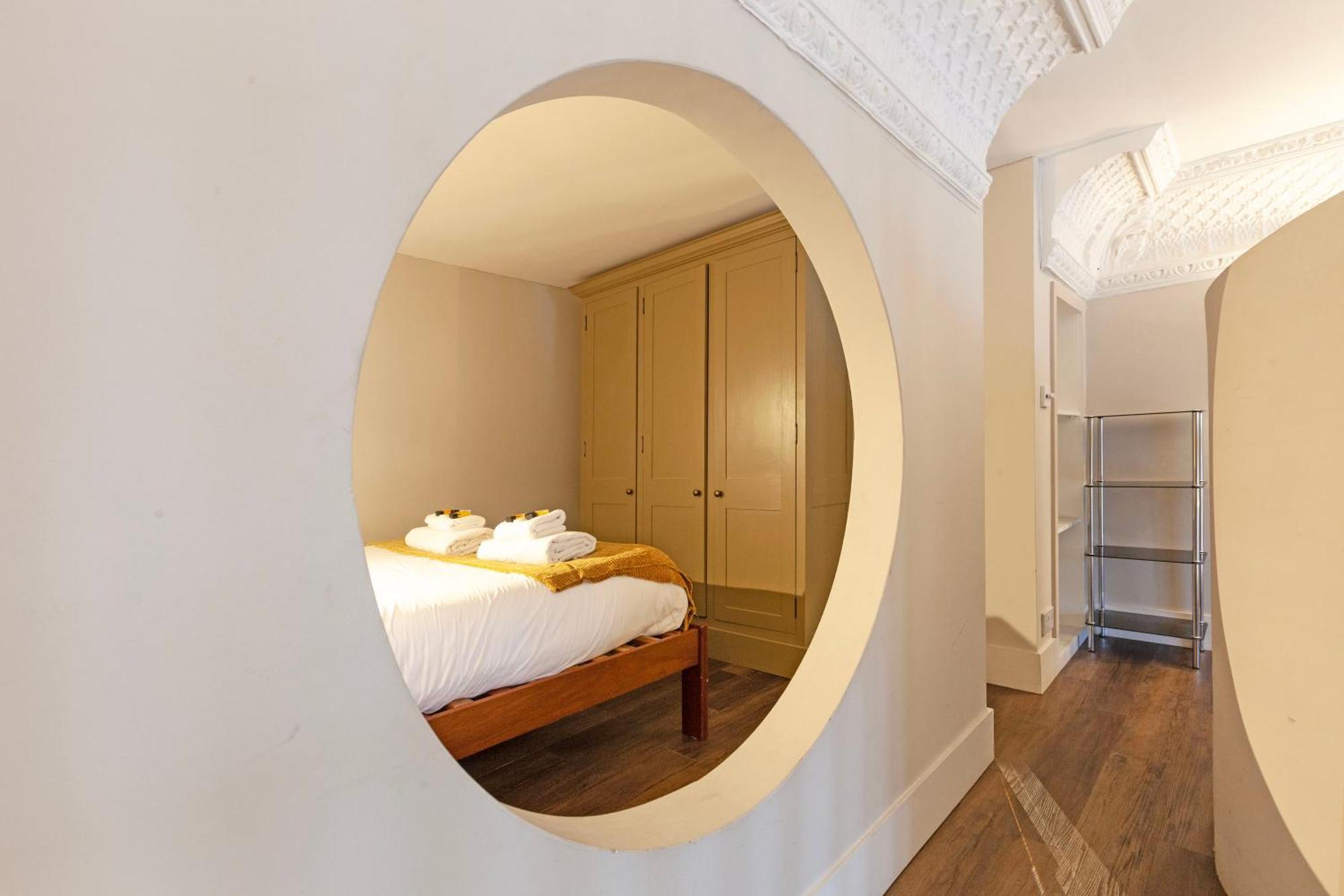 Luxury One Bedroom Mezzanine In Paddington Londra