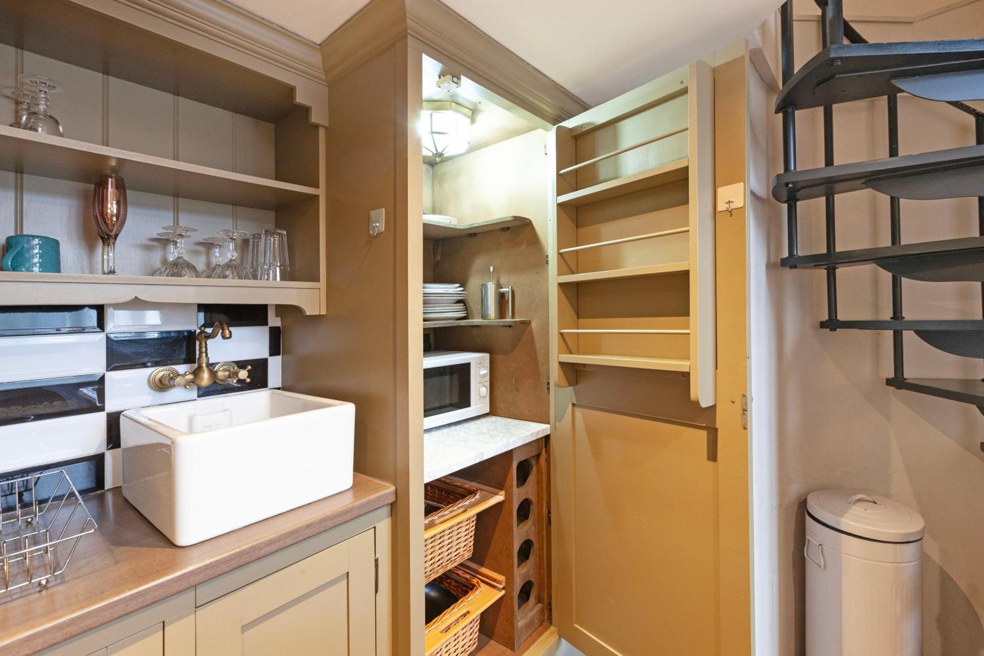Luxury One Bedroom Mezzanine In Paddington Londra